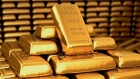 أسعار الذهب تتراجع لكنها تتجه للمكاسب الأسبوعية الرابعة على التوالي