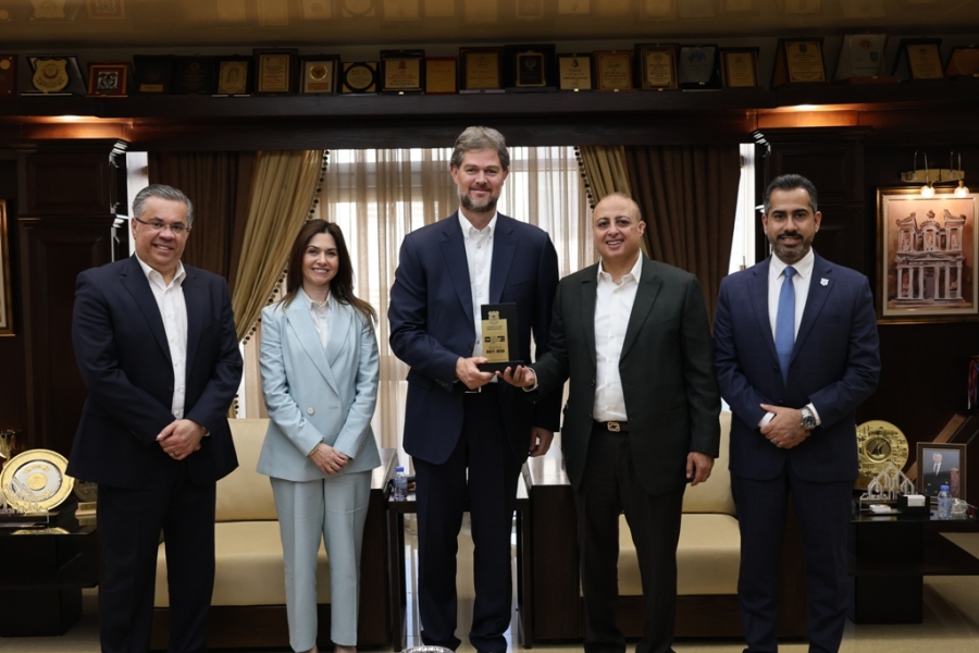 .الحوراني يستقبل في عمان الاهلية الرئيس التنفيذي للبنك الأردني الكويتي