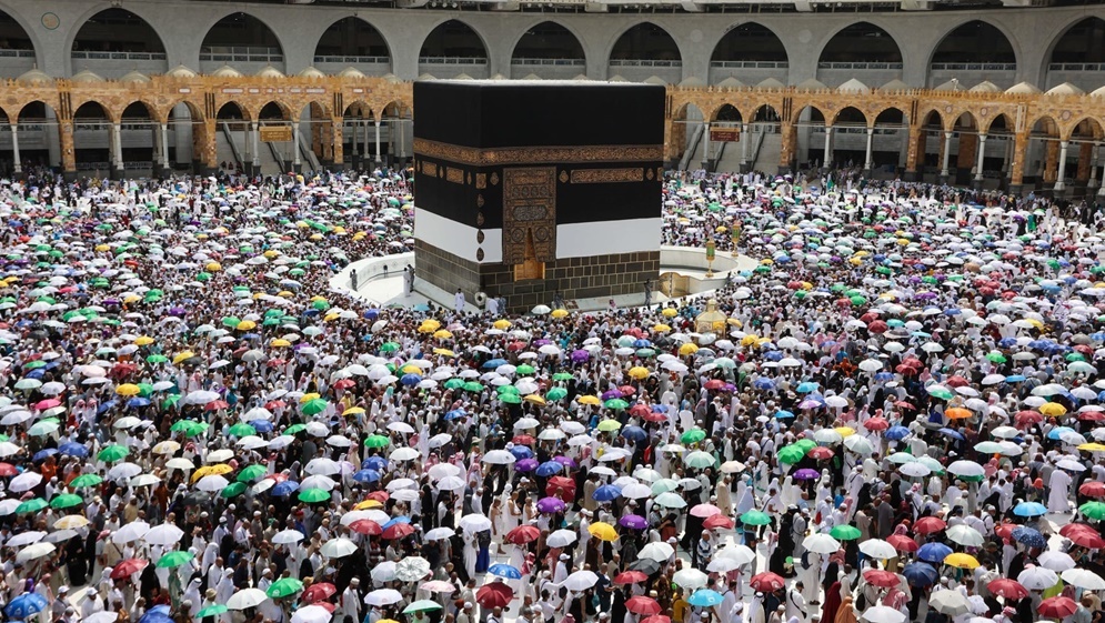 الأوقاف تدعو المسجلين للحج إلى استلام تصاريحهم اعتباراً من اليوم