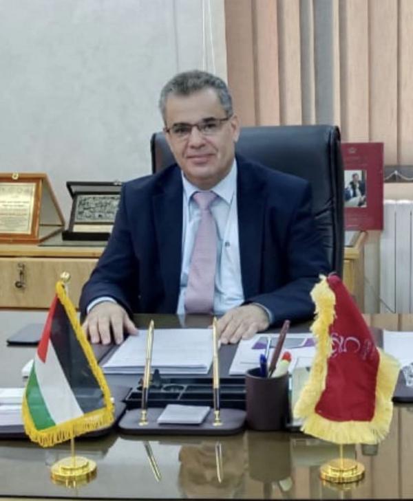 مدير تربية بني كنانة يُهنئ الأسرة التربوية والعمال بعيدهم