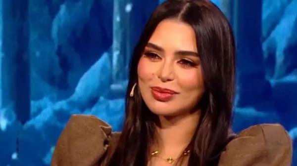 جليلة تكشف أسراراً عن علاقتها مع تامر حسني .. هو من بدأ