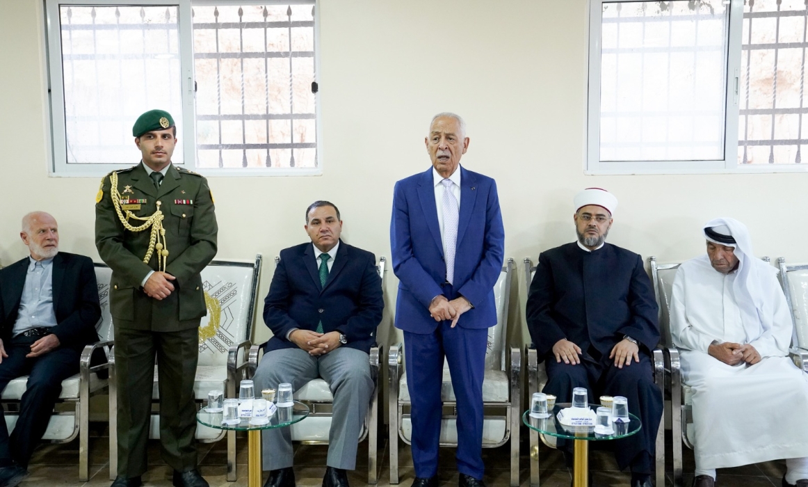 *مندوبا عن الملك وولي العهد.. العيسوي يعزي عشائر الزيود وبني خالد والزين*
