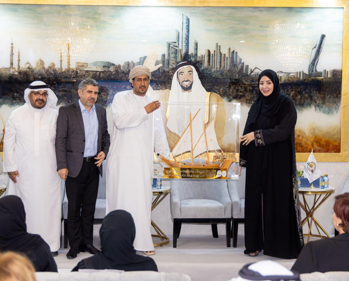 الاتحاد العربي للإعلام السياحي يكرم الشيخة سلامة بنت طحنون بن محمد ال نهيان