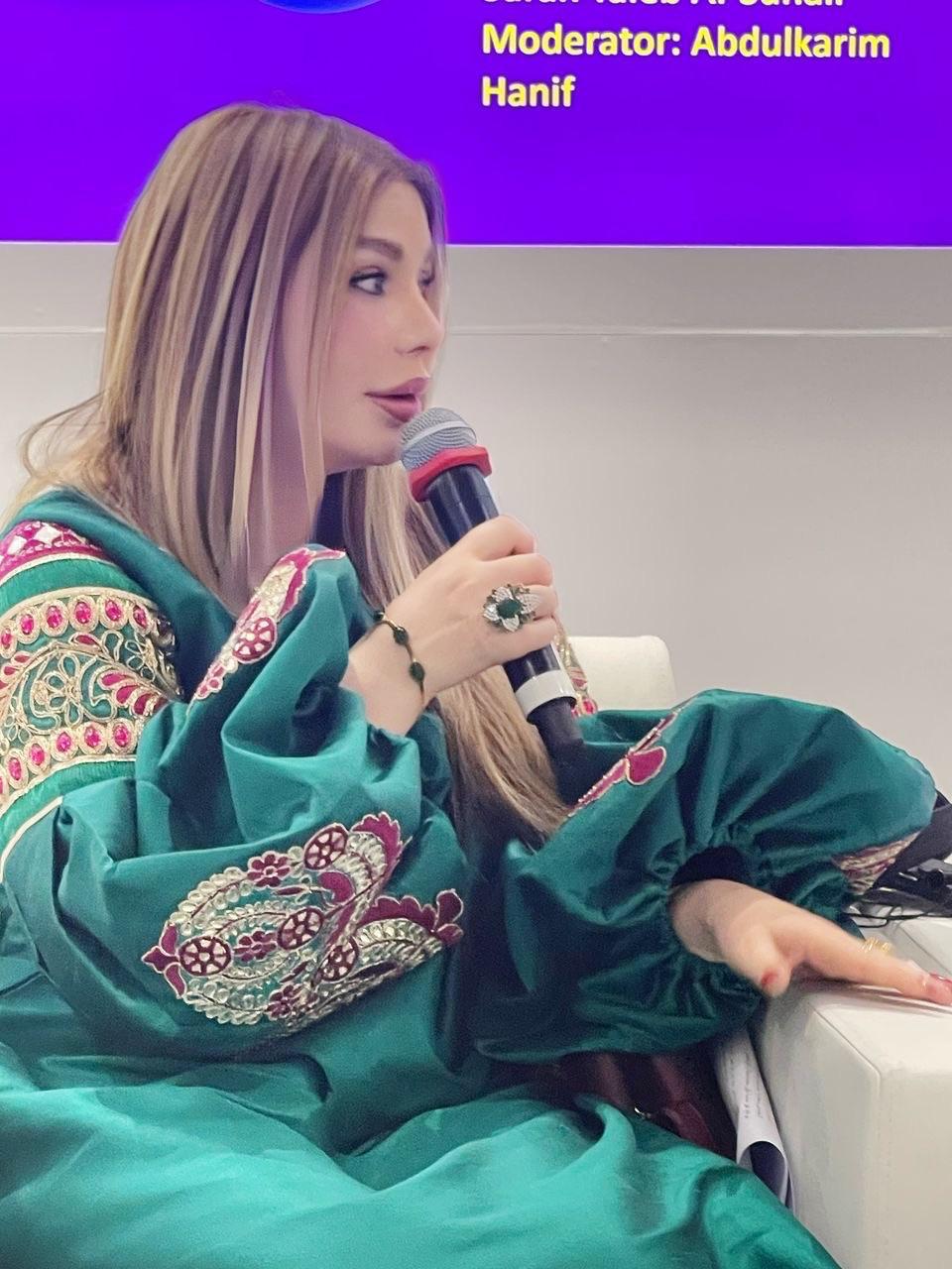 الكاتبة المبدعة سارة طالب السهيل في الشارقة
