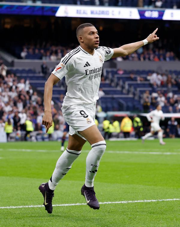ريال مدريد يواصل اللحاق ببرشلونة بفوزه على سيلتا فيغو