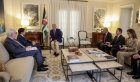 الملك يجتمع بوزير الخارجية الأمريكي