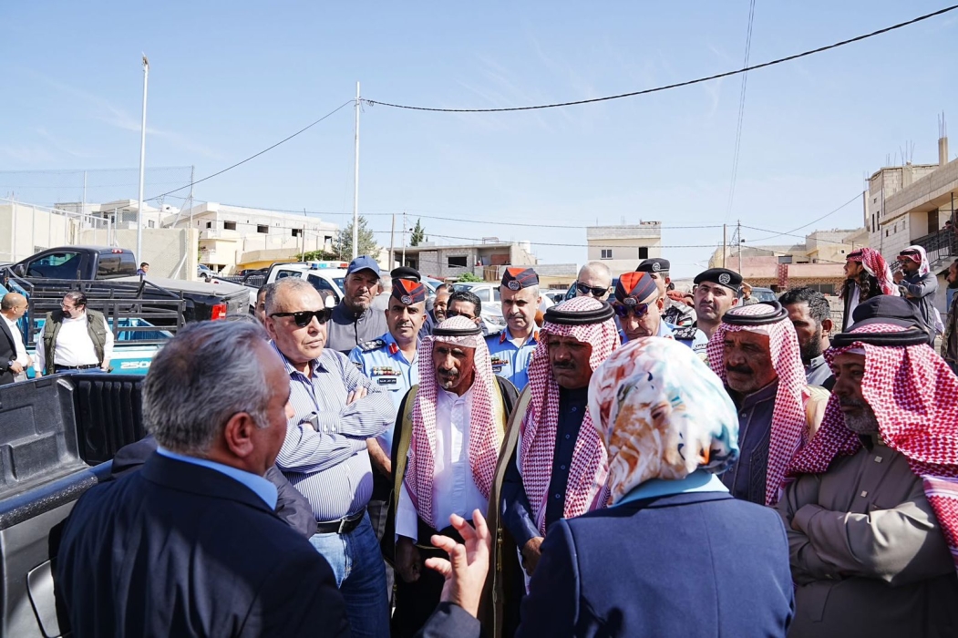 المجلس الأمني لمحافظة معان يطلعون على واقع الخدمات في منطقة أم صيحون .