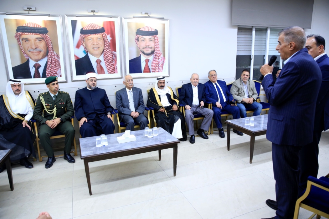 *مندوبا عن الملك وولي العهد...العيسوي يعزي عشائر الشراري والعمرو والحباشنة*