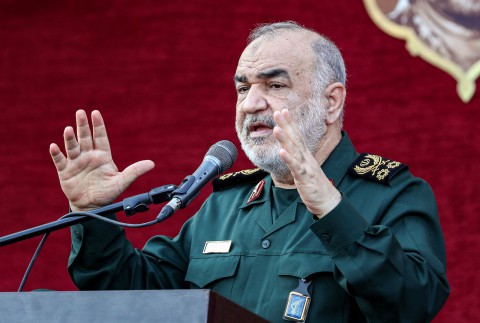 قائد الحرس الثوري يوجه “تحذيرات جدية” بـ”فتح أبواب الجحيم” في حال تعرضت ايران لهجوم