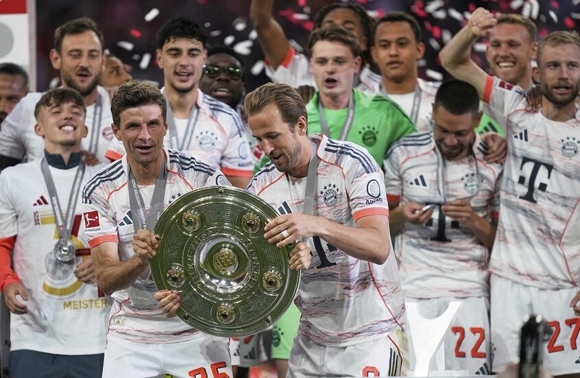 مباراة الوداع ورفع الدرع.. لحظات استثنائية للأسطورة توماس مولر مع بايرن ميونخ