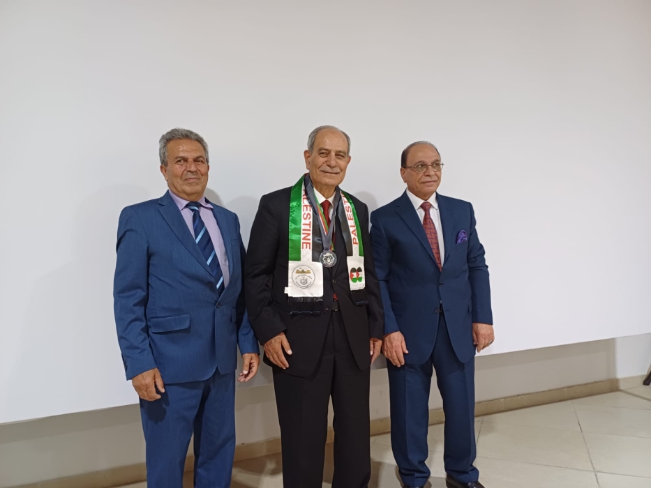 تكريم أمين عام اللجنة الملكية لشؤون القدس من مؤسسات أهلية مقدسية وأردنية