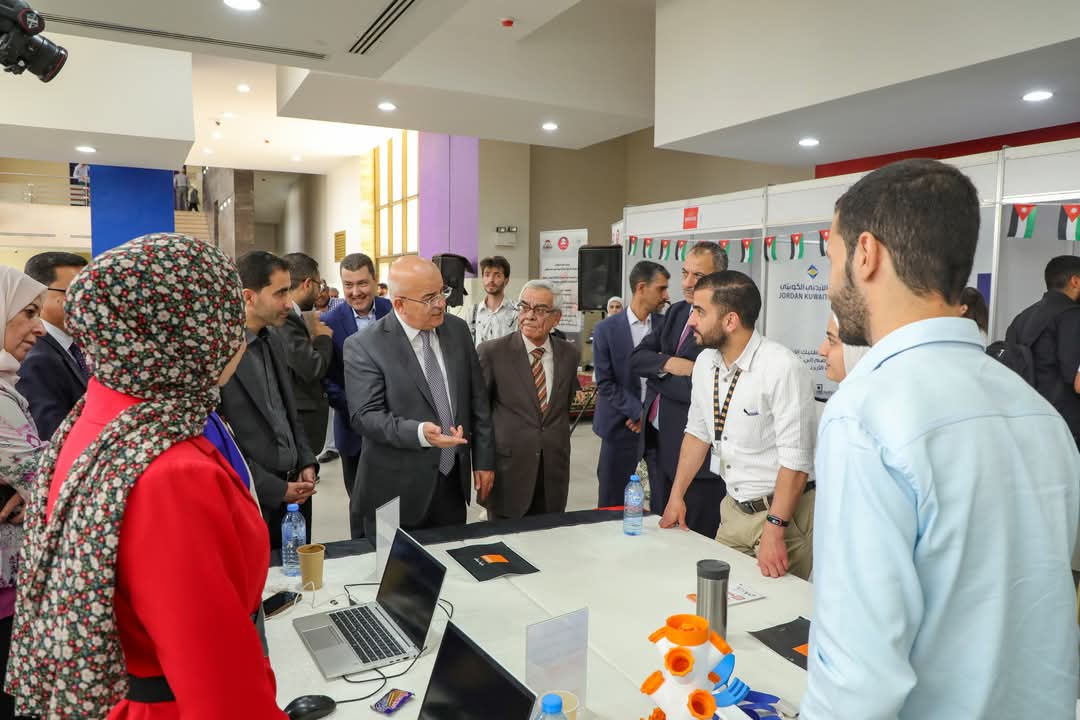 الجامعة الهاشمية تنظّم يوماً وظيفياً لتعزيز فرص طلبتها وخريجيها في أسواق العمل