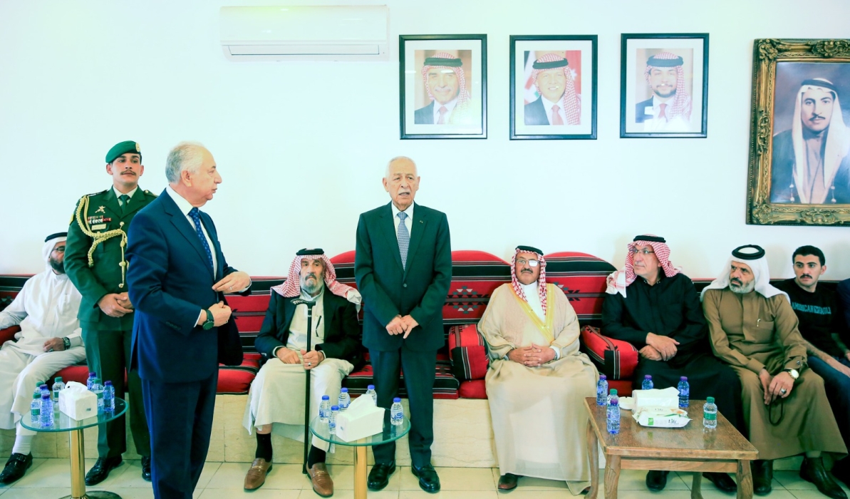 مندوبا عن الملك وولي العهد...العيسوي يعزي عشائر الحنيطي*