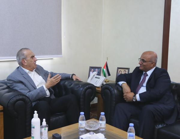 وزير الأشغال يستقبل نقيب الصحفيين الأردنيين