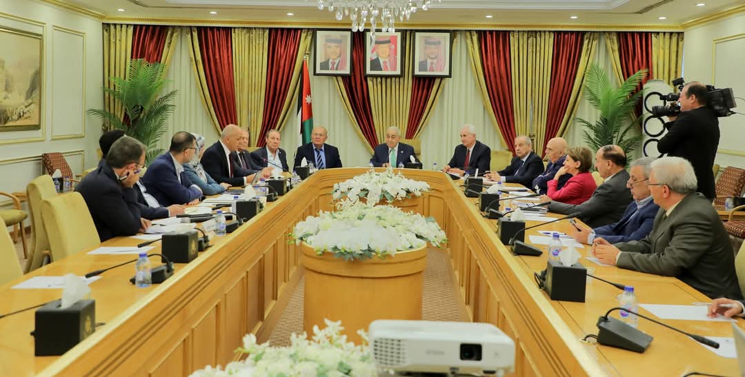 لجنة صحة في الأعيان تلتقي وزير البيئة