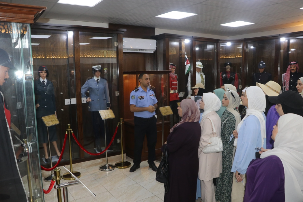 مركزا شابات الهاشمية وعبين عبلين يختتمان معسكر السياحة الثقافية في بيت شباب العقبة