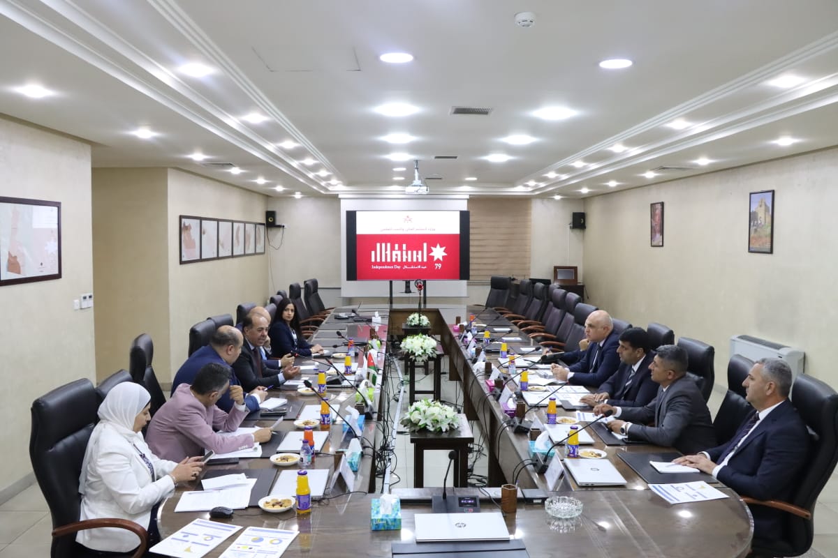 الدبعي يلتقي رئيس جامعة نخجوان الحكومية في جمهورية أذربيجان بحضور السفير الأذري في عمان