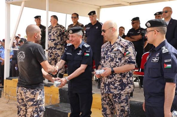 الأمن العام والجمارك الأردنية يحتفلان بتخريج دورة إعداد وتأهيل الضابطة الجمركية