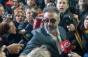قضية وفاة ماردونا تتصاعد.. مشجعون يعتدون على طبيبه الشخصي