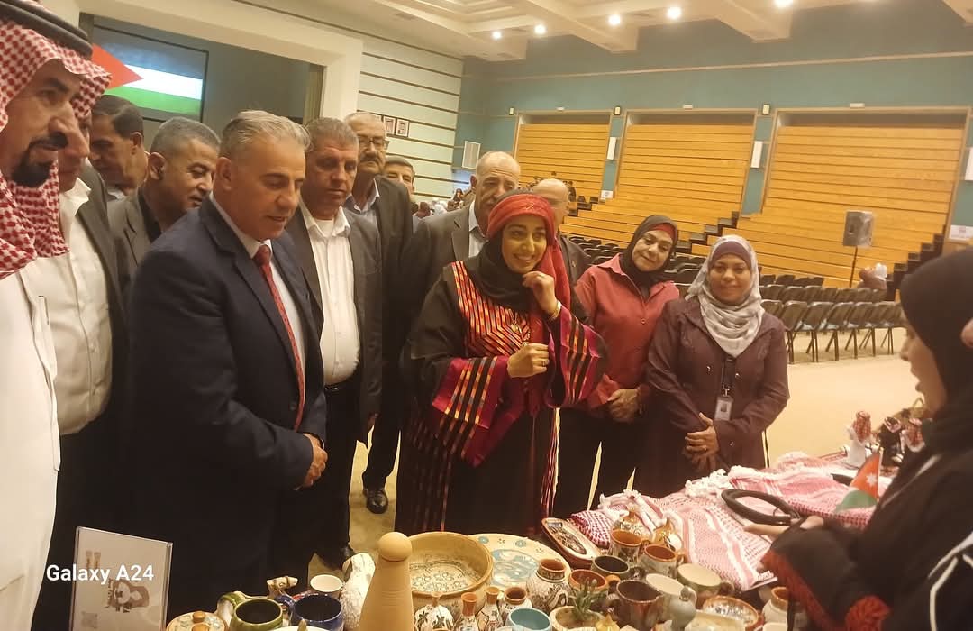 ثقافة البلقاء تحتفل بعيد الاستقلال شاهد بالصور