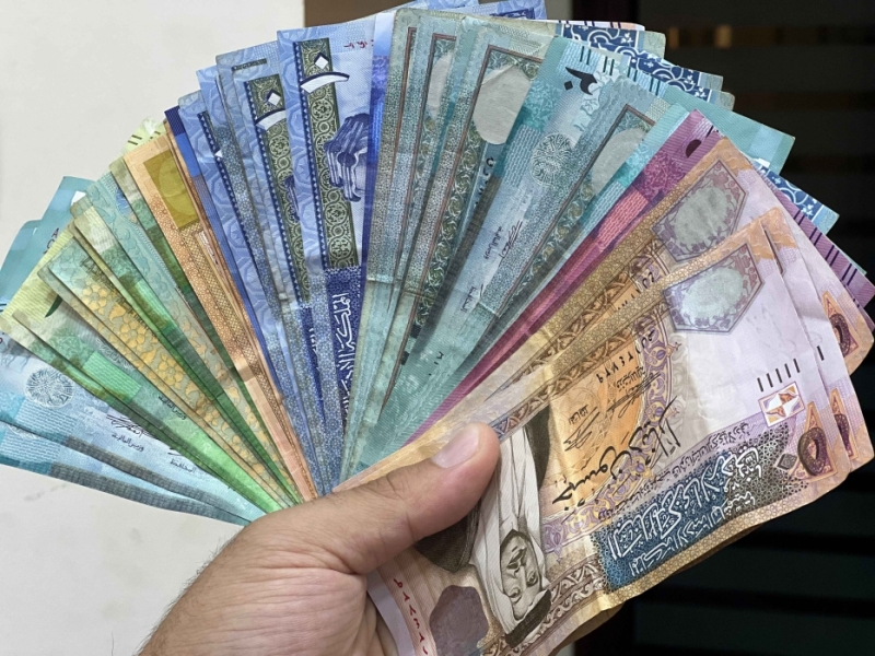 طلب قوي على الدينار مع قرب عيد الأضحى