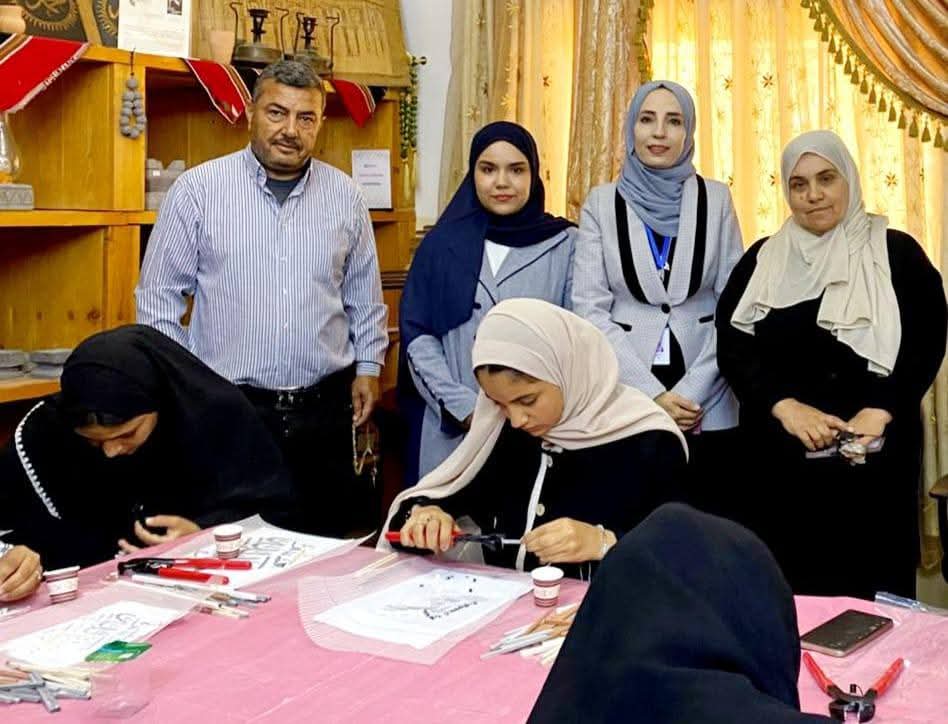 ثقافة المفرق تفتتح ورشة صناعة الفسيفساء في جمعية أم الجمال