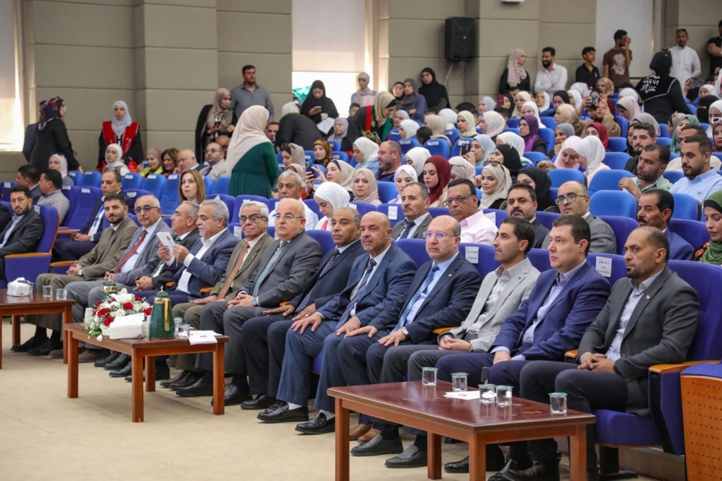 معرضاً للبحوث الاستقصائية لطلبة برنامج اعداد المعلمين في الجامعة الهاشمية