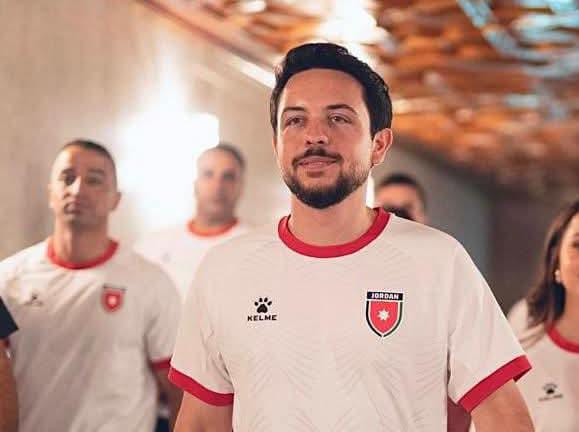 ولي العهد يصل ملعب مجمع السلطان قابوس الرياضي في مسقط
