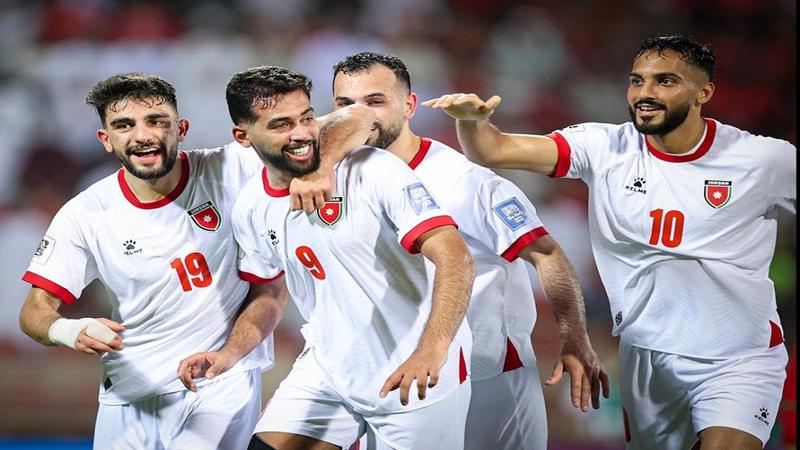الأردن يفوز على عُمان ويقترب من حلم المونديال