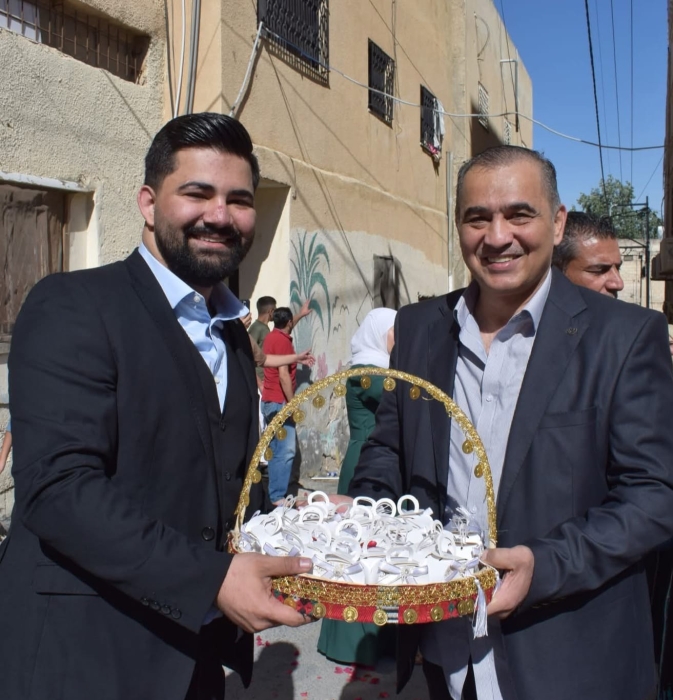 عشيرة الدراويش تهنىء ابنهم  المهندس رياض الدراويش بمناسبة زفافه نجله عبد الحميد