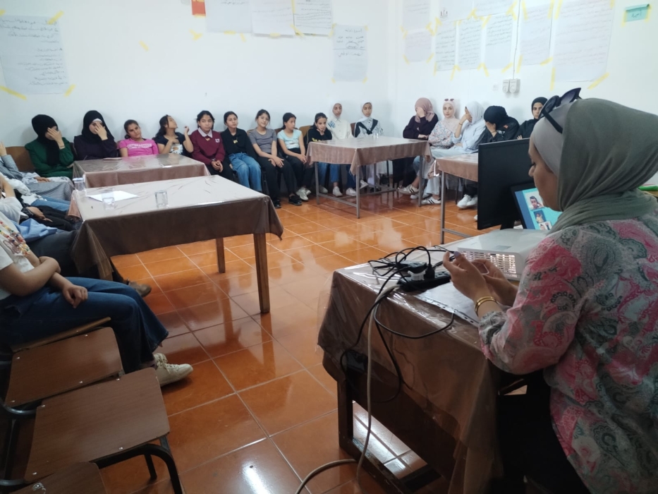 مركز شابات القصر ينفذ نشاطًا حول تعزيز السلوكيات الإيجابية في الممارسات اليومية
