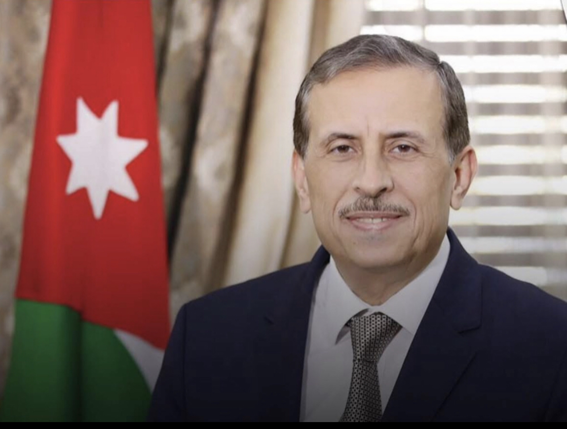 مدير عام وموظفو شركة سجال للامن والحمايه المسلحه يهنئون الدكتور فوزي الحموري بأنتخابه رئيسا لجمعية المستشفيات الخاصه
