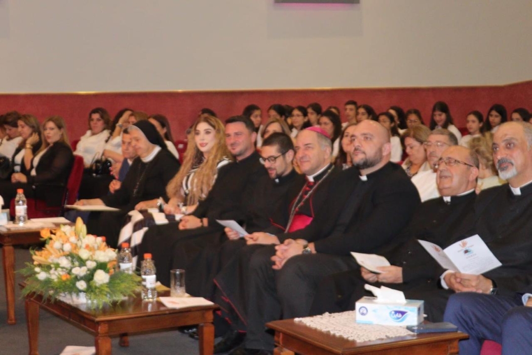 المطران جوفاني بيترو يرعى حفل تخريج الفوج الثالث في اتحاد الجمعيات الرهبانيّة بالأردن