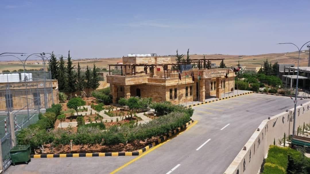 مادبا : مطالب بتوفير حافلة نقل مجانية لمدينة الأمير هاشم