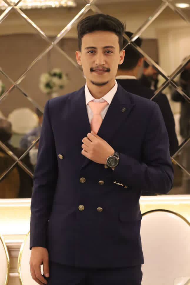 الناشط أنس العزازمه يدخل القفص الذهبي
