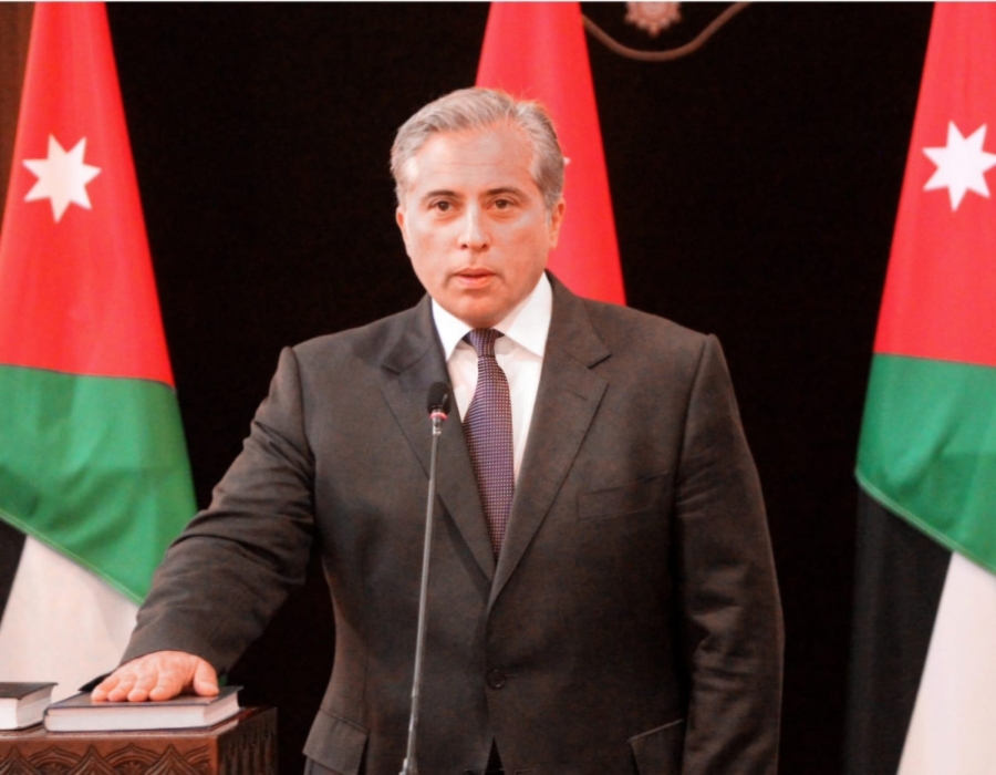 بِنسَحِّب حديد ... أيها الرئيس . فساد وتلاعب في البناء !!!