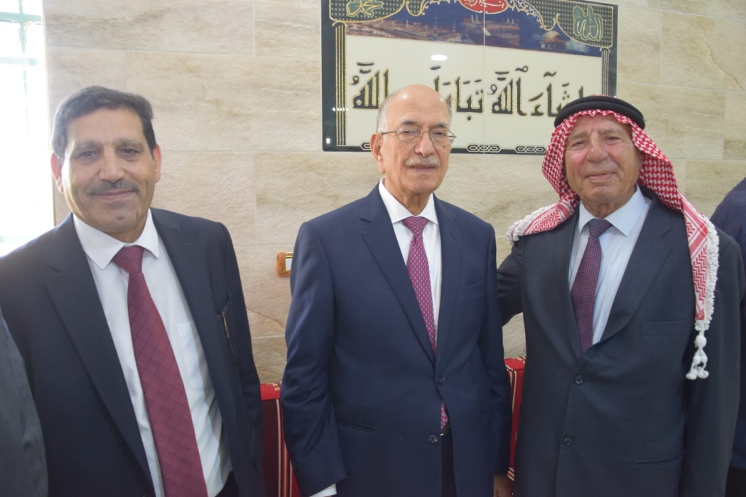 الحاج عزالدين الخمايسة يقيم مأدبة غداء بمناسبة ترفيع نجله الدكتور عمر حاكما إداريا بوزارة الداخلية – فيديو وصور