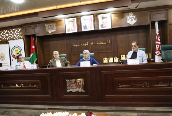 محمد غسان الخليلي يضيء ليل المكتبة الوطنية بـيتيم