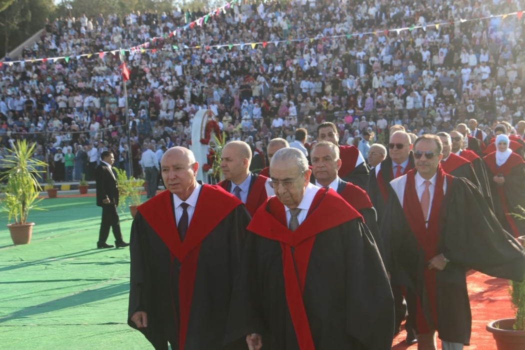 جامعة مؤتة : القسوس يرعى حفل تخريج طلبة الطب والصيدلة والتمريض