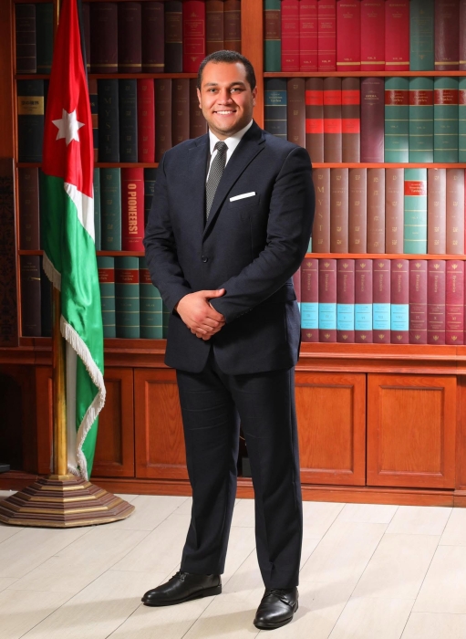محمد الكعابنه وعائلته يهنئون شادي الشياب بتخرج نجله محمد من جامعة العلوم والتكنولوجيا بتقدير جيد جدا