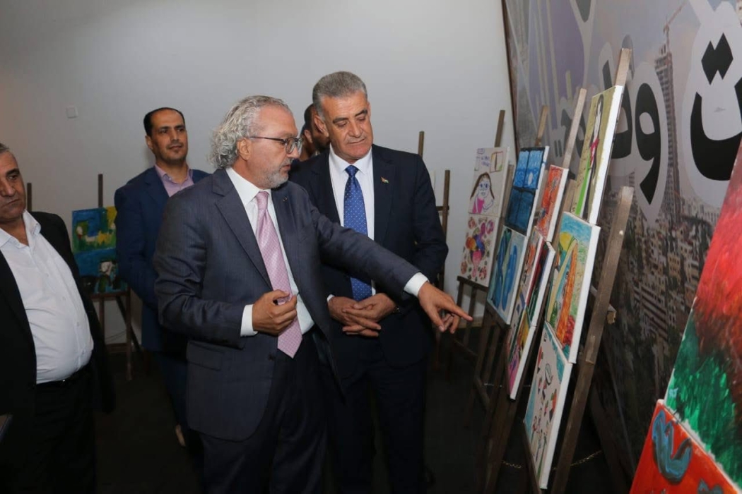 الأحمد يرعى حفل افتتاح المعرض الجماعي لطلاب مرسم أكاديمية المكفوفين عبق اللون