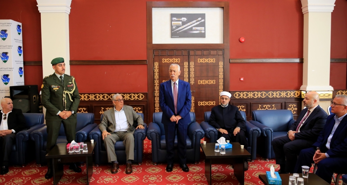 مندوبا عن الملك وولي العهد... العيسوي يعزي آل أبزاخ*