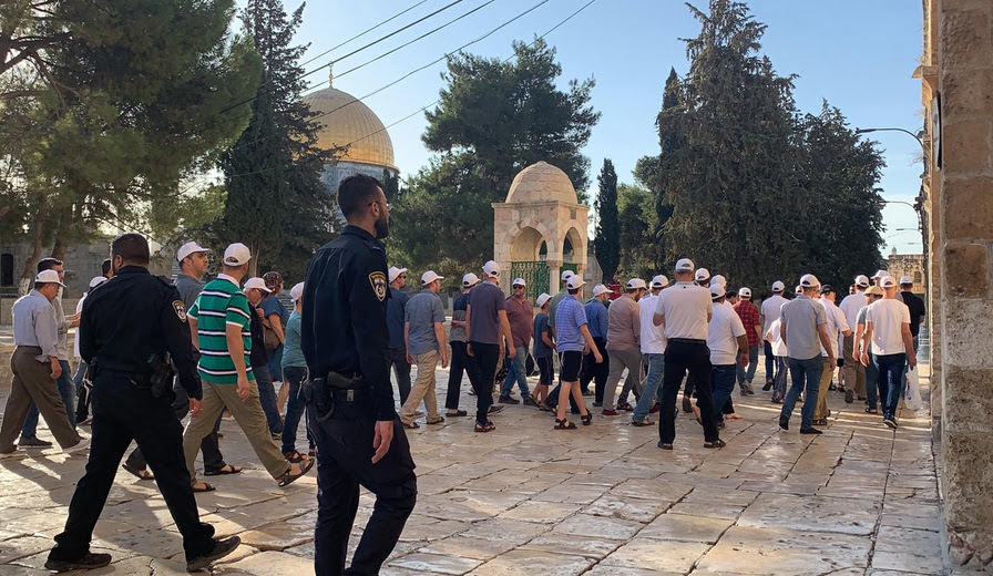 مئات المستوطنين يقتحمون الأقصى يتقدمهم الوزير المتطرف بن غفير