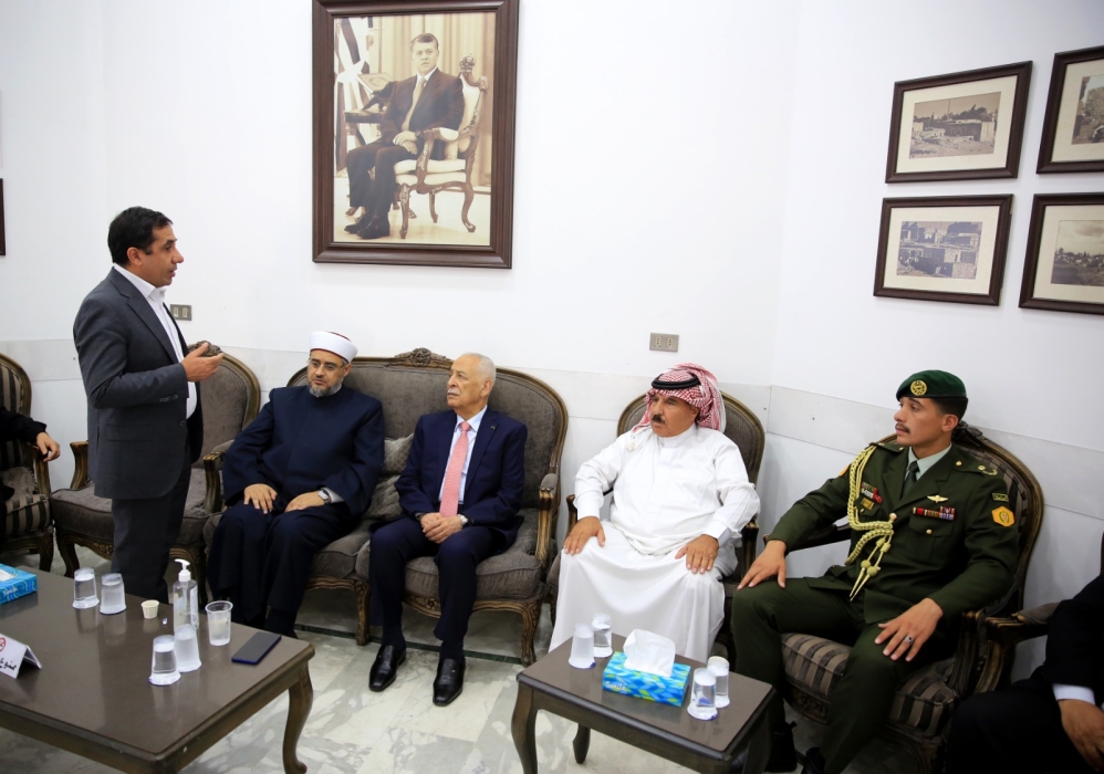مندوبا عن الملك وولي العهد... العيسوي يعزي الزعبي والأمير والمعادات والدلاهمة*