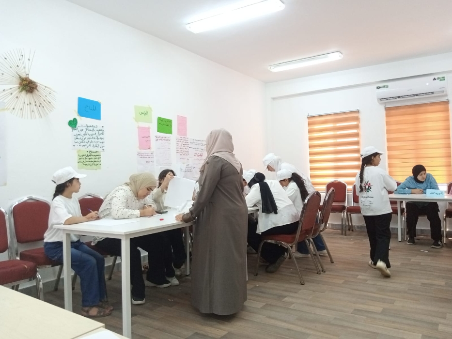 اختتام فعاليات معسكر التغير المناخي في مركز شباب وشابات العيون