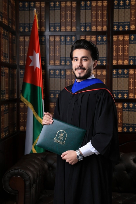 الحاج خالد الرواش و أولاده يهنيء الدكتور بكر محمد الروسان