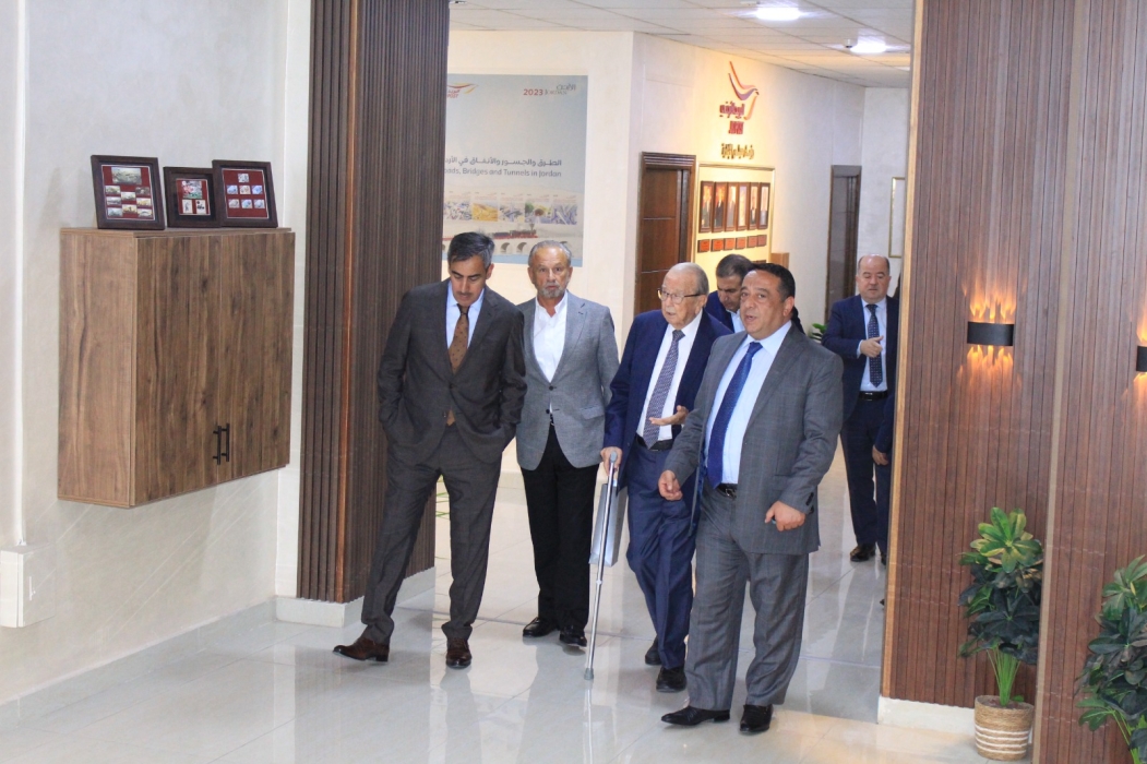 جمعية رجال الأعمال الأردنيين تزور البريد الأردني وتطلع على أهم المشاريع والإنجازات