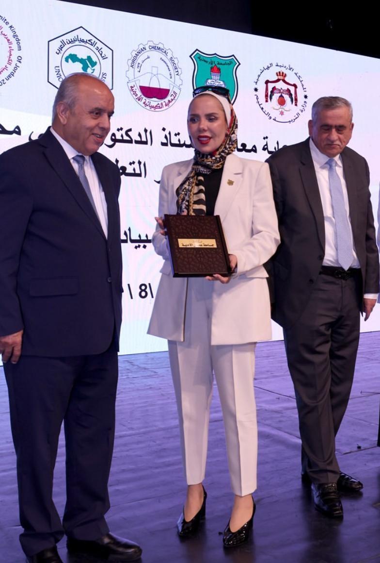 جامعة عمّان الأهلية تشارك في أولمبياد الكيمياء العربي العاشر