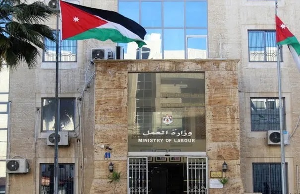 الزيود : وزارة العمل نفذت 120 زيارة تفتيشية للتأكد من الالتزام بقرار تنظيم ساعات العمل خلال موجة الحر