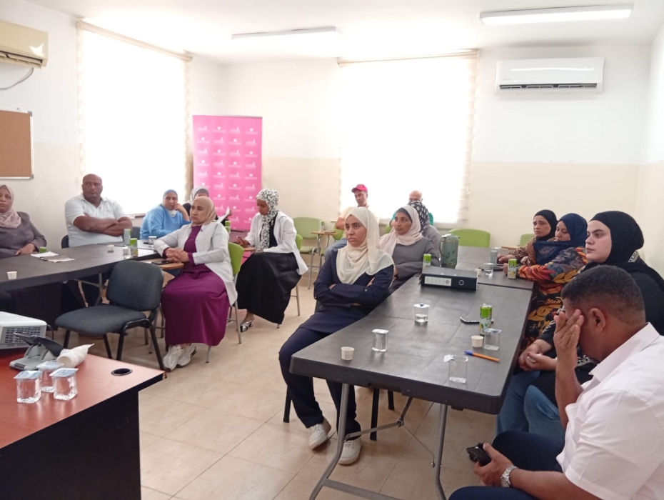 جلسة تعريفية بجائزة الحسين للعمل التطوعي في مركز صحي الصالحة – غور الصافي